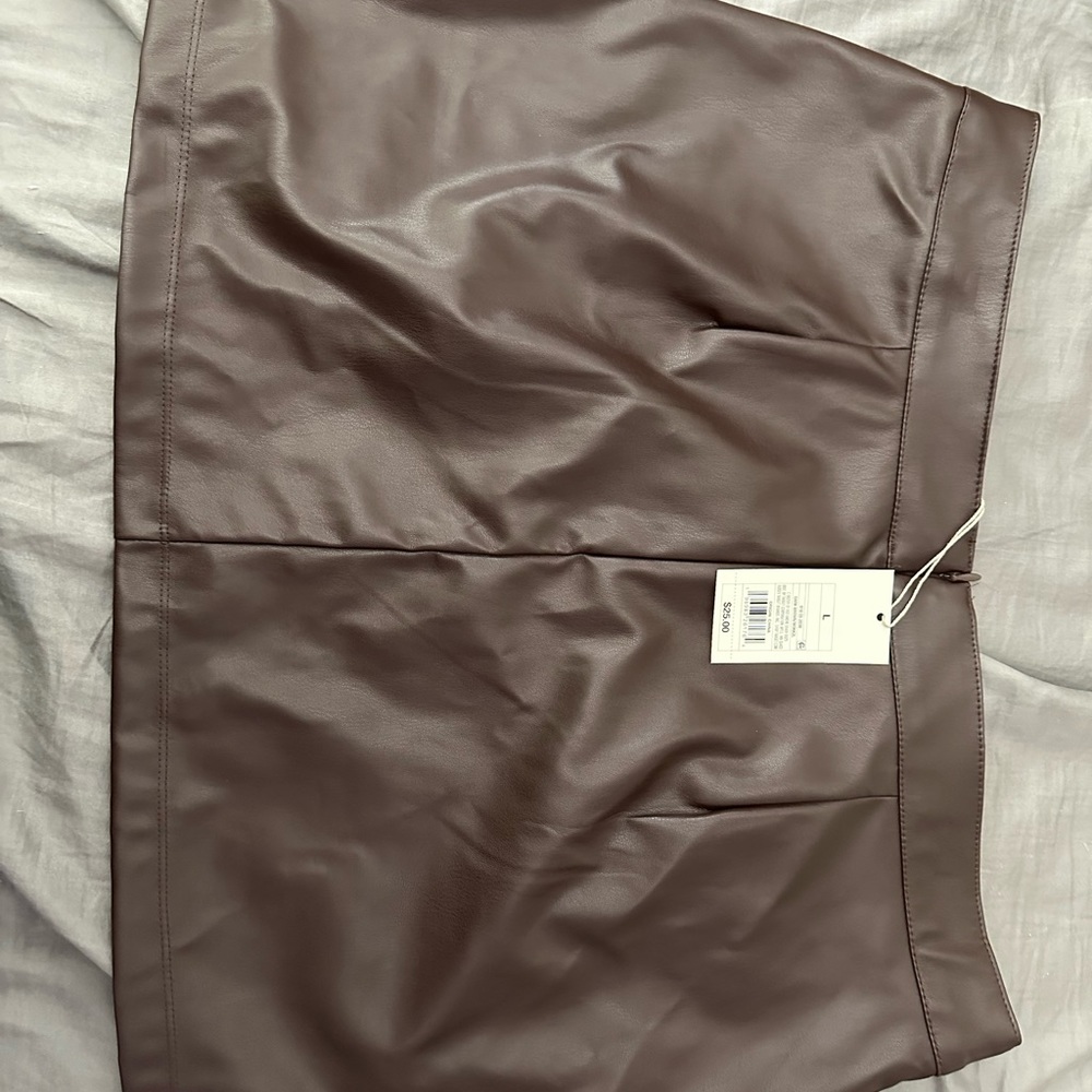 A new day brown skirt. For fall/ autumn. Brand new never worn.